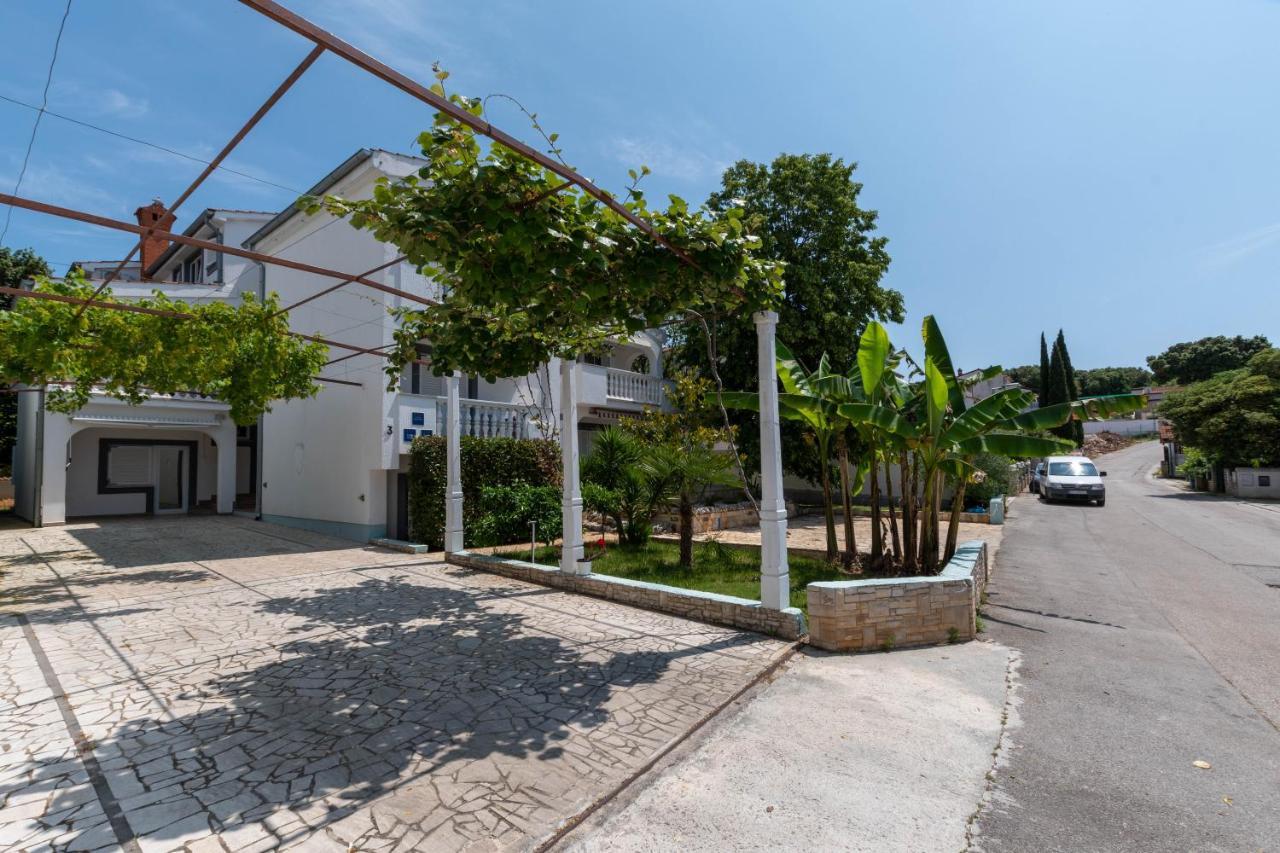 Villa Lucija ปิเยชชานา อูวาลา ภายนอก รูปภาพ